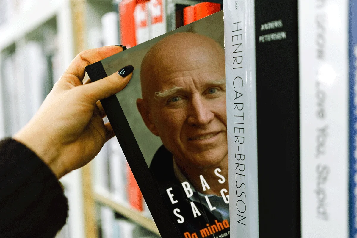 livro-resenha_da-minha-terra-a-terra_sebastiao-salgado_destaque