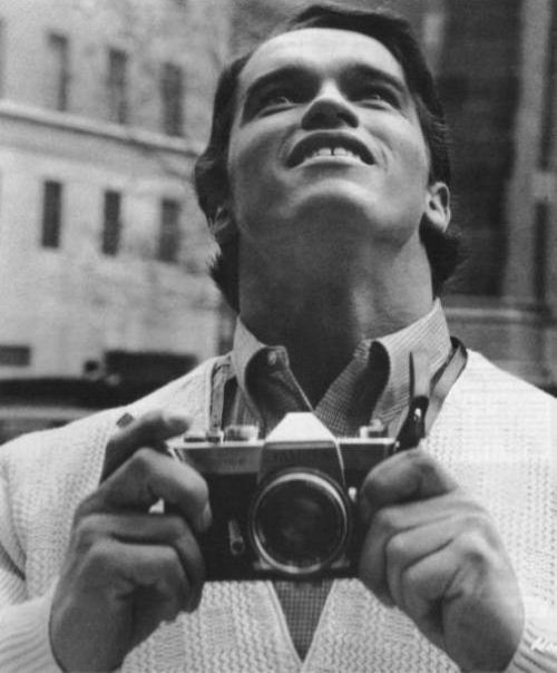 arnold-schwarzenegger-com-uma-slr
