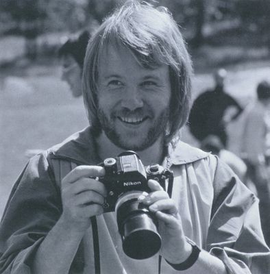 Benny-andersson-of-abba-with-a-nikon-f-2