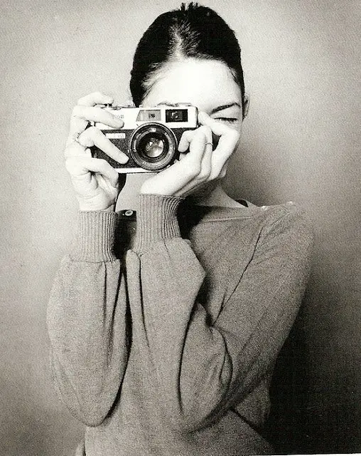 sofia-coppola-and-a-canon-canonet-ql-17-giii