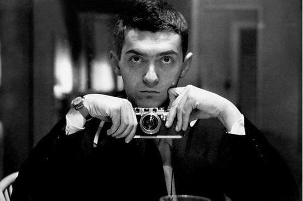 stanley-kubrick-with-a-rangefinder