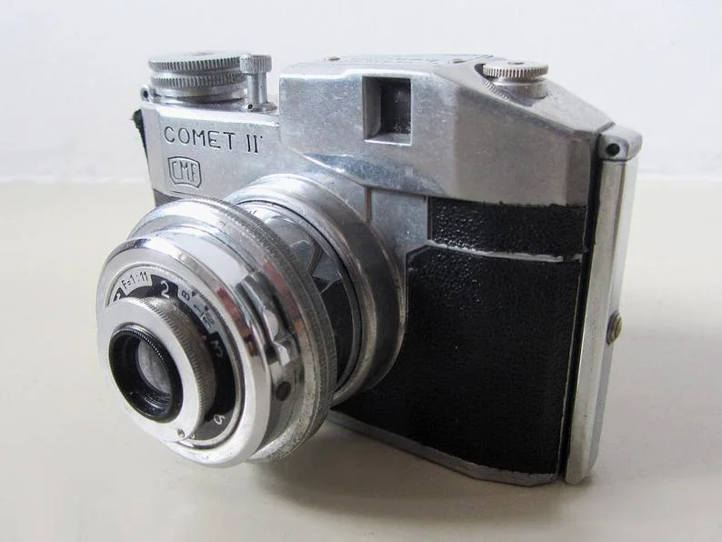 colecionador-de-cameras_comet-ii