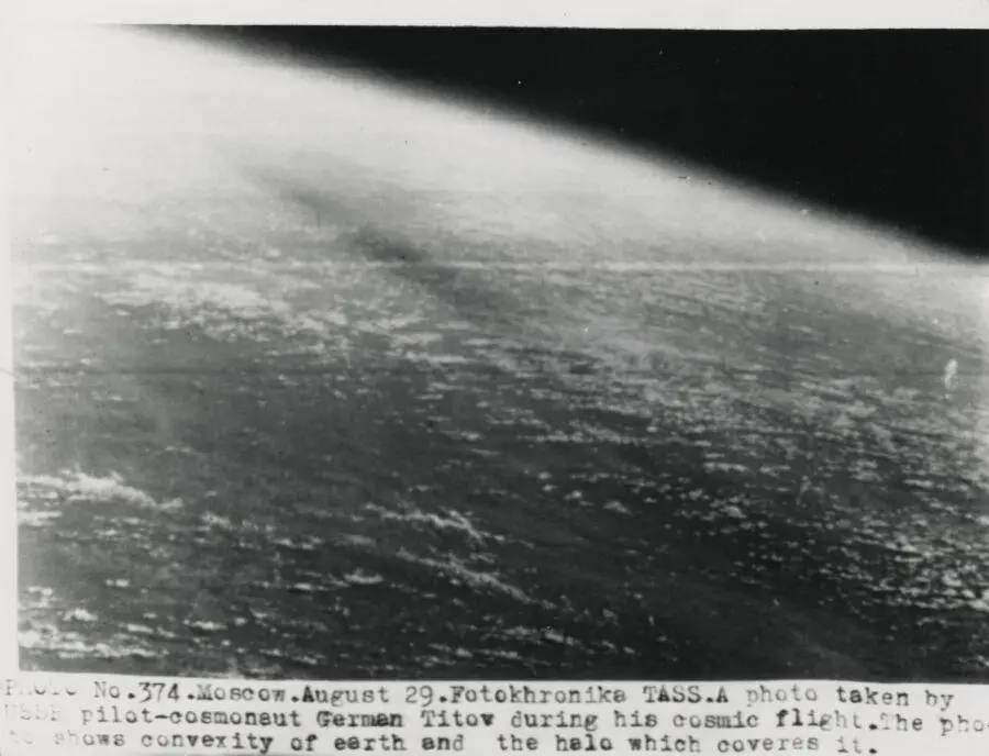 Primeira foto da Terra feita por uma pessoa, em 1961