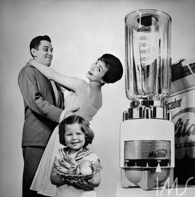 foto publicitária antiga (1960) de liquidificador Walita, por Chico Albuquerque